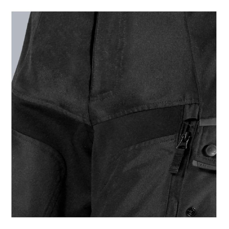 TRAVEL-BLK-MAN-DETALHE-_0000s_0001_2.jpg